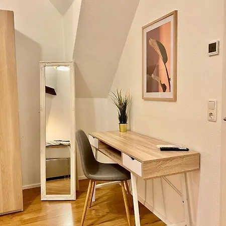 Klimatisierte Dachgeschoss-oase Mit 3 Schlafzimmern, Blick & Komfort Kehl