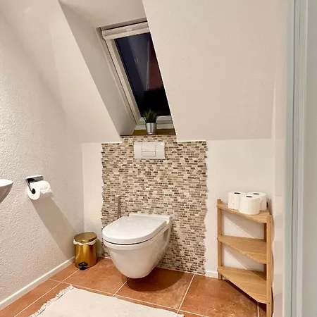 Klimatisierte Dachgeschoss-oase Mit 3 Schlafzimmern, Blick & Komfort Appartement Kehl