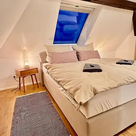 Klimatisierte Dachgeschoss-oase Mit 3 Schlafzimmern, Blick & Komfort Appartement