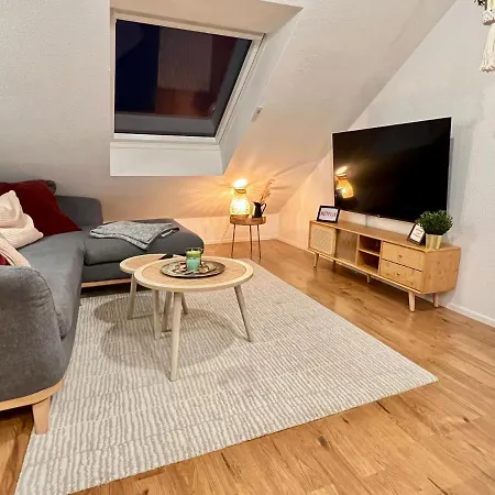 Klimatisierte Dachgeschoss-oase Mit 3 Schlafzimmern, Blick & Komfort Appartement *