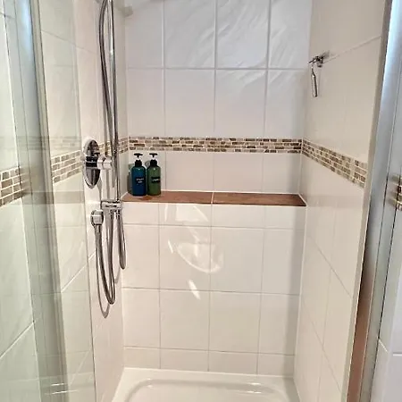 Appartement Klimatisierte Dachgeschoss-oase Mit 3 Schlafzimmern, Blick & Komfort Kehl