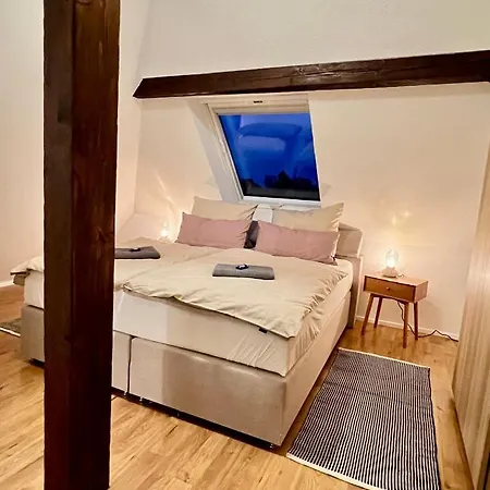 Klimatisierte Dachgeschoss-oase Mit 3 Schlafzimmern, Blick & Komfort Appartamento Kehl