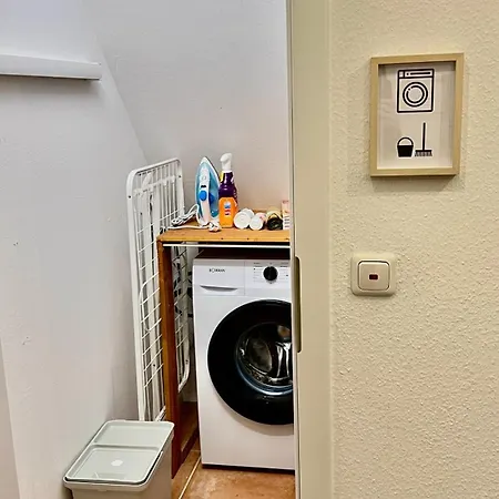 Klimatisierte Dachgeschoss-oase Mit 3 Schlafzimmern, Blick & Komfort *